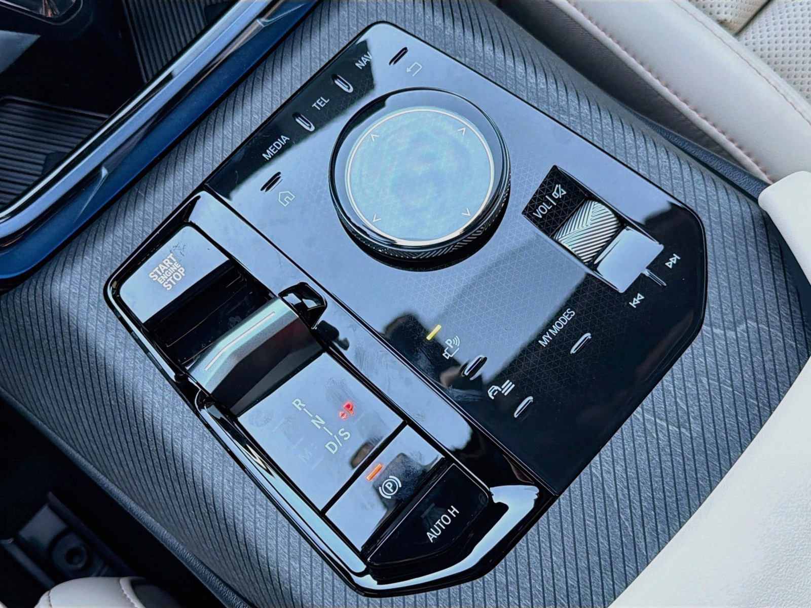New 2026 Alpine White BMW 30 xDrive image 29