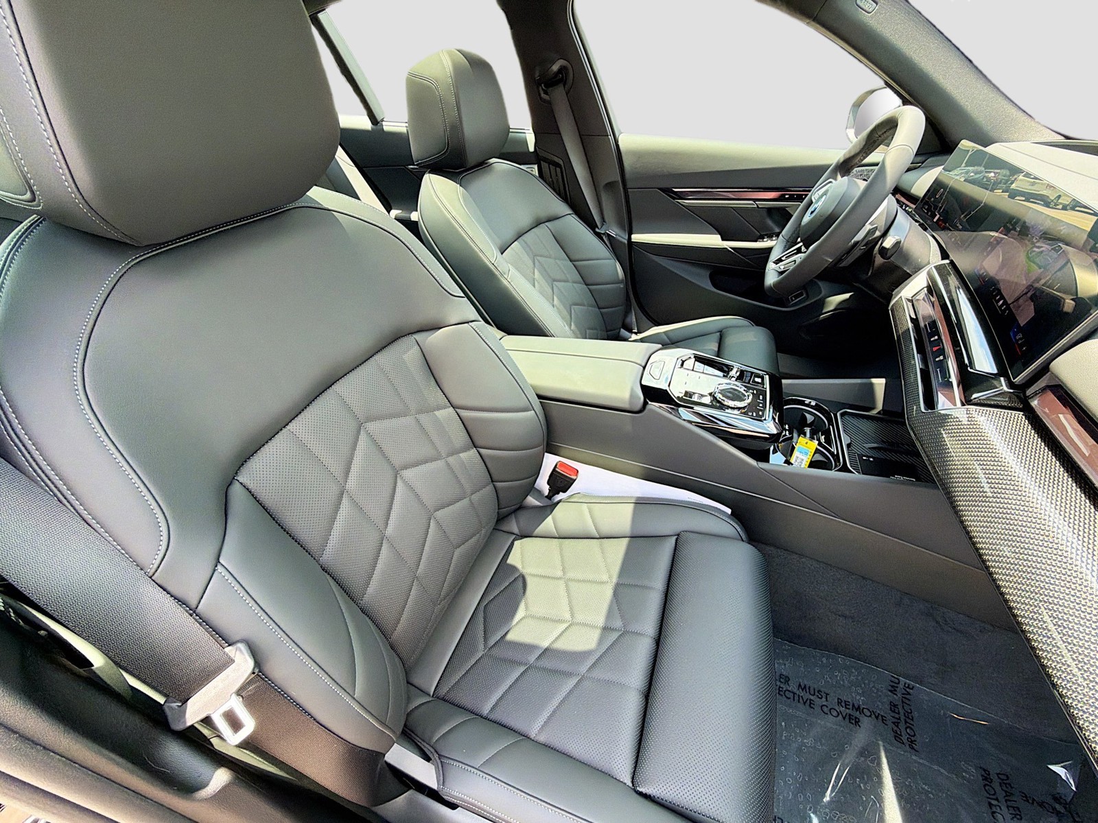 New 2027 Black Sapphire Metallic BMW 550e xDrive image 14