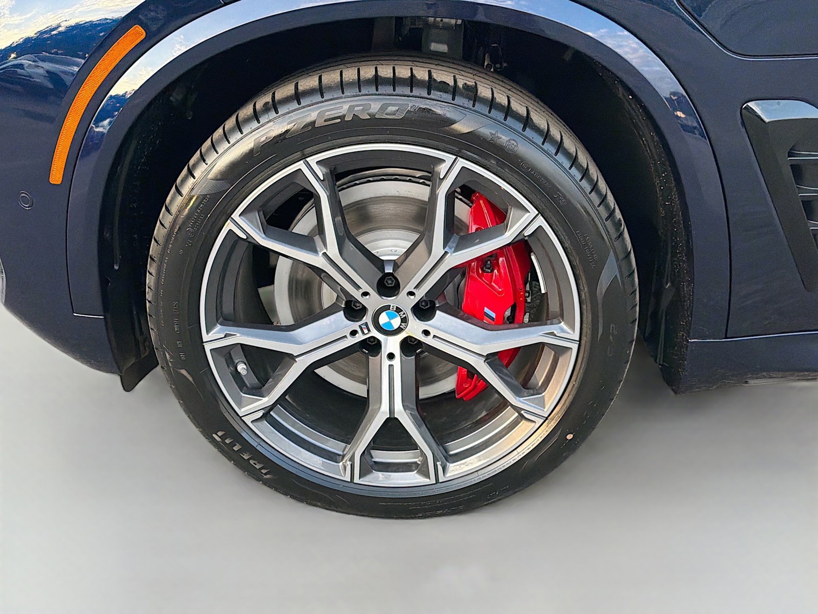 New 2026 Tanzanite Blue II Metallic BMW xDrive50e image 40