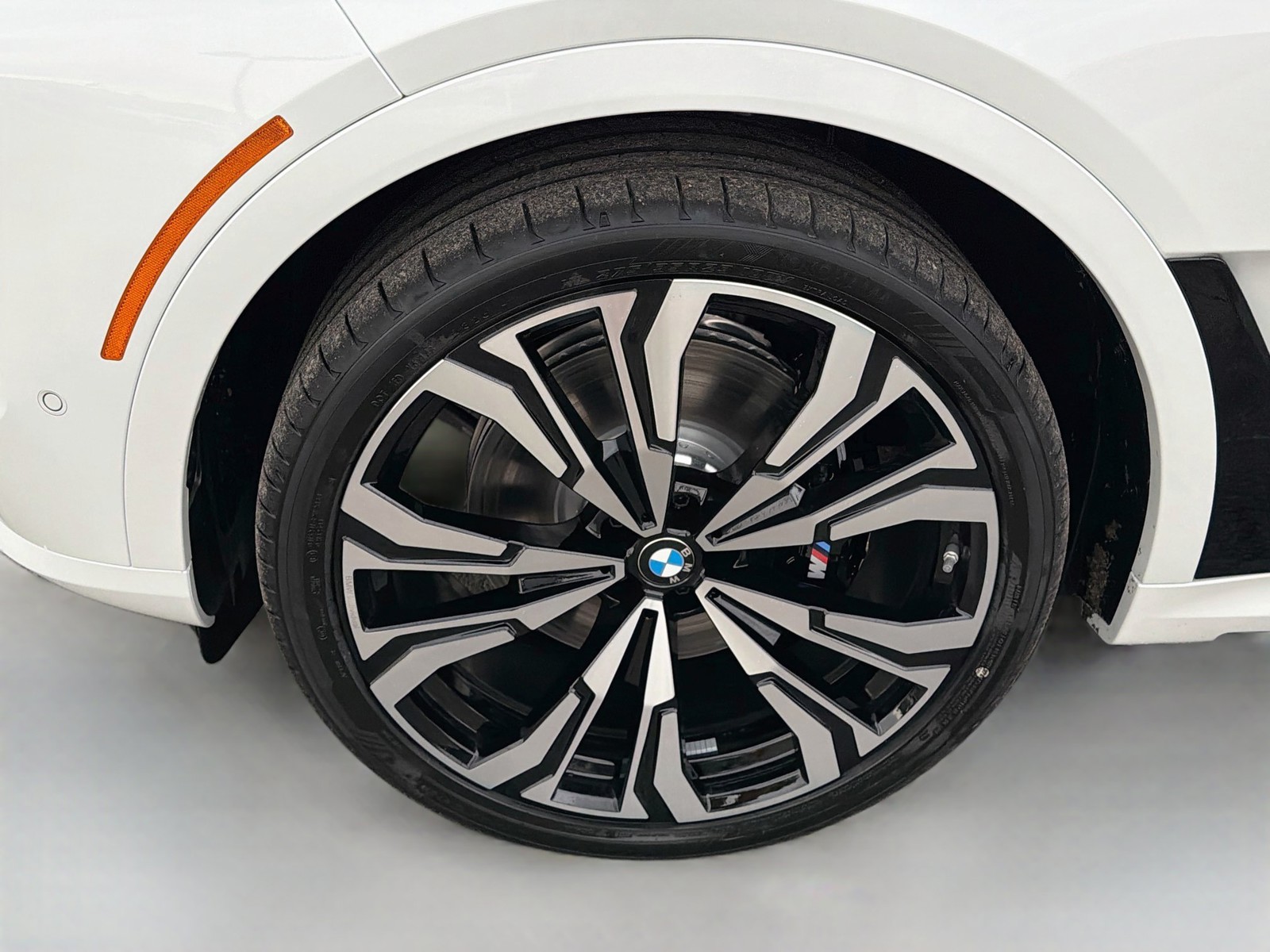 New 2027 Mineral White Metallic BMW xDrive40i image 44