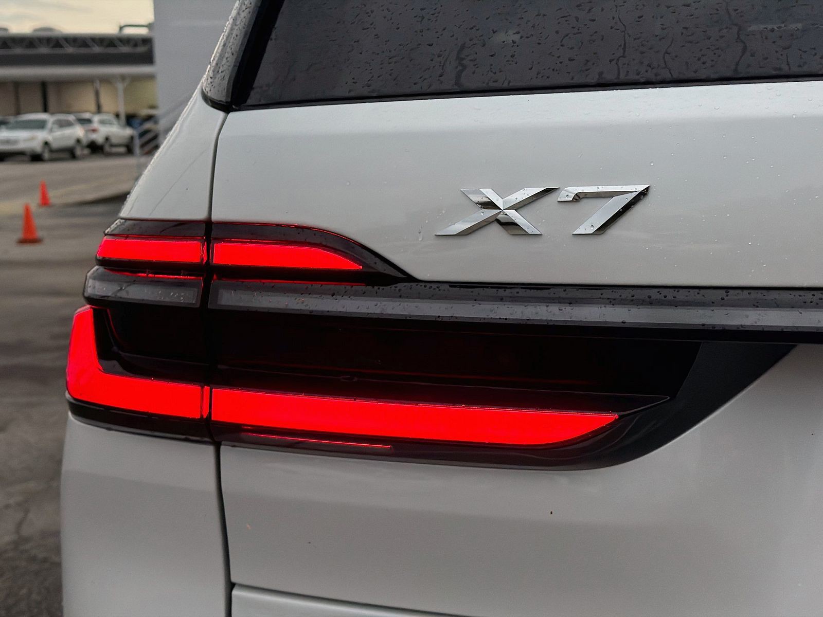 New 2027 Mineral White Metallic BMW xDrive40i image 10