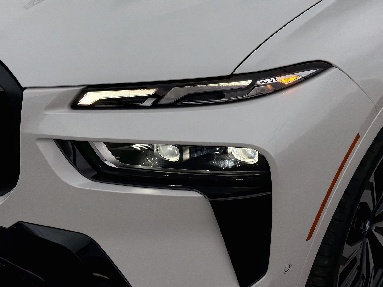 New 2027 Mineral White Metallic BMW xDrive40i image 9