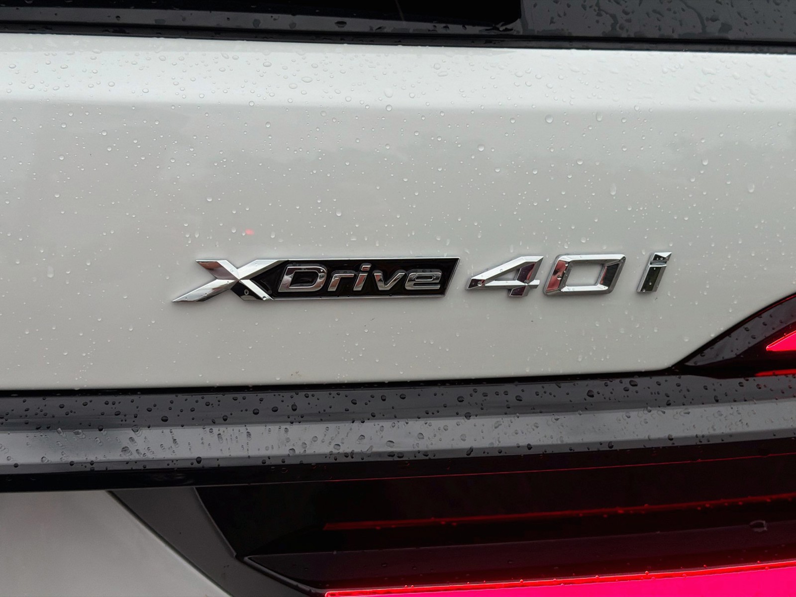 New 2027 Mineral White Metallic BMW xDrive40i image 11