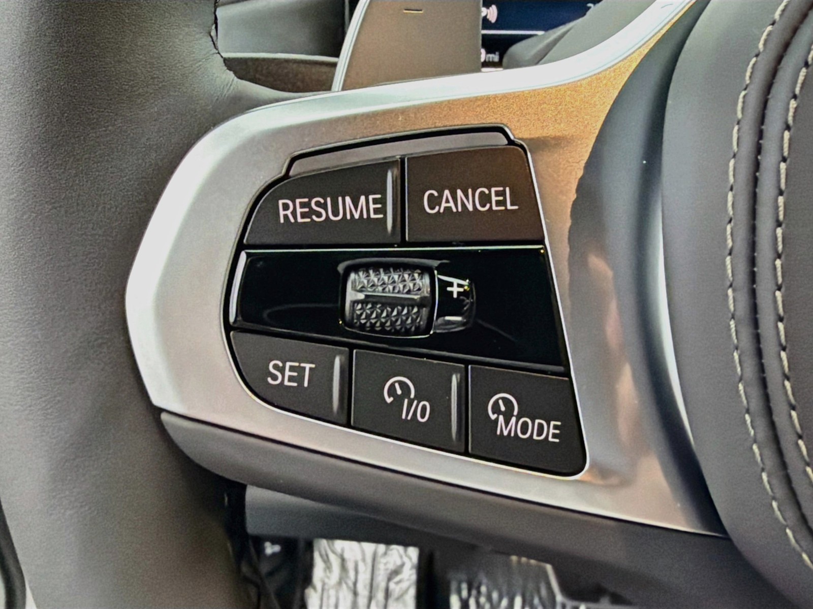 New 2027 Mineral White Metallic BMW xDrive40i image 40