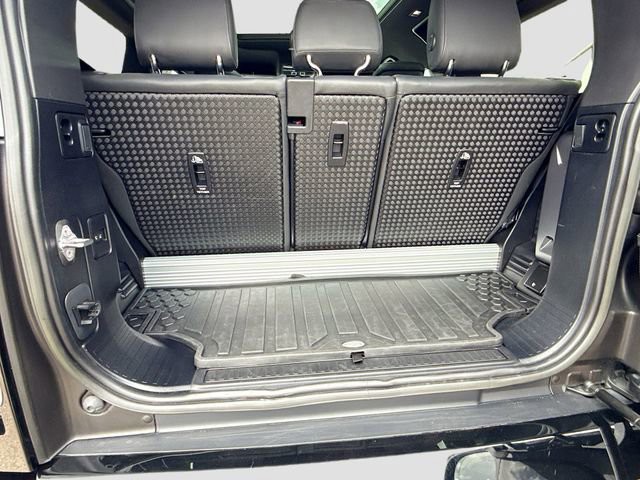 Used 2023 Carpathian Gray Premium Metallic Land Rover Carpathian Edition image 12