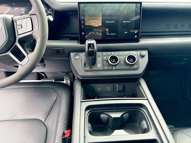 Used 2023 Carpathian Gray Premium Metallic Land Rover Carpathian Edition image 19