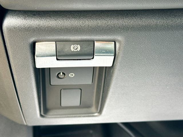 Used 2023 Carpathian Gray Premium Metallic Land Rover Carpathian Edition image 35