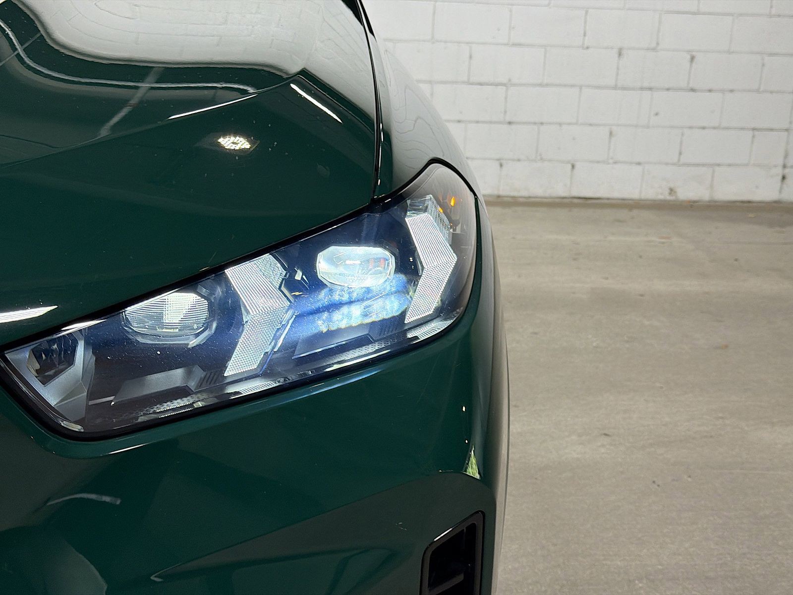 Used 2024 British Racing Green BMW M60i image 10
