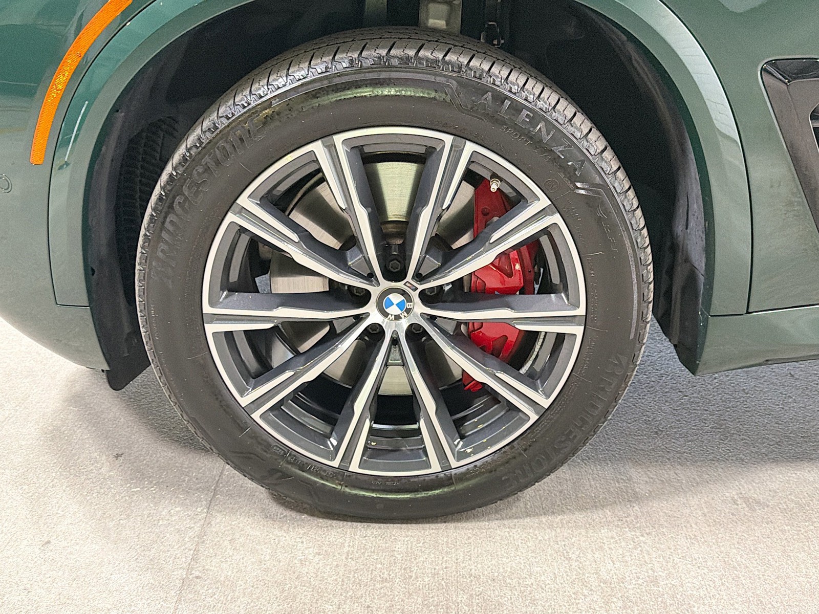 Used 2024 British Racing Green BMW M60i image 41