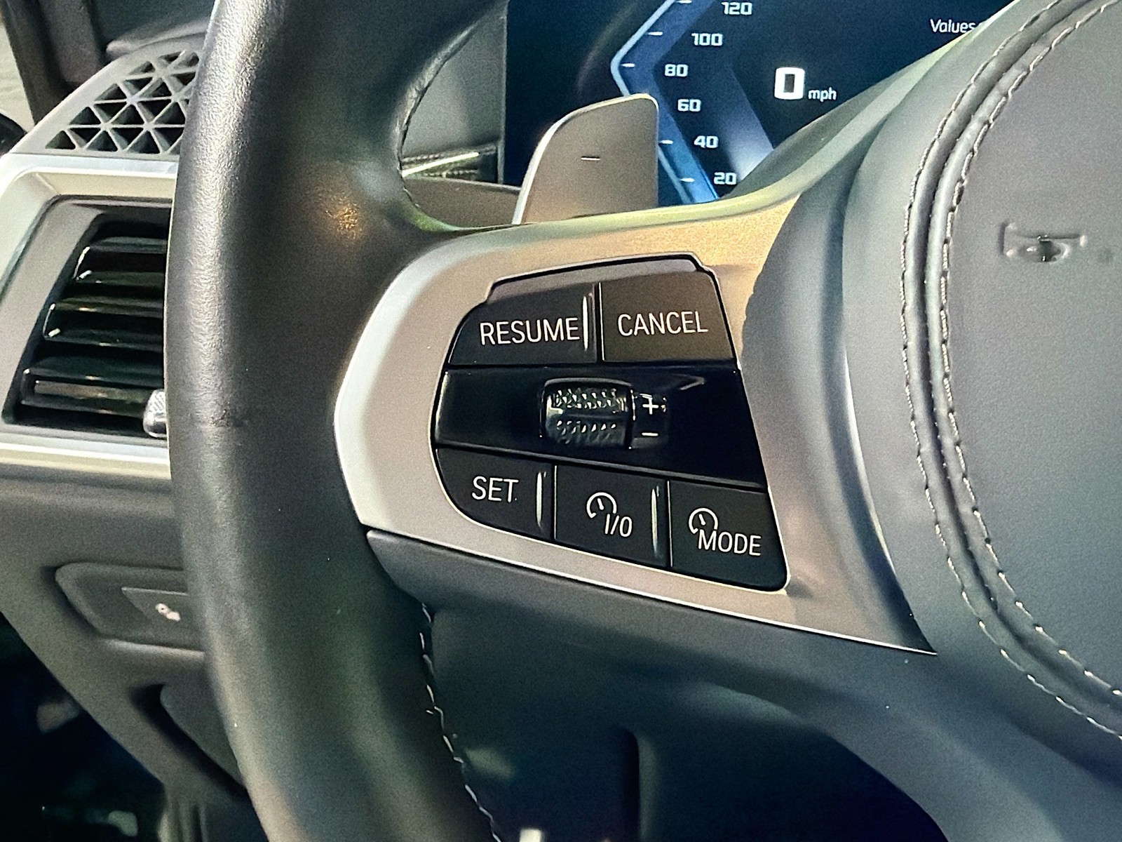 Used 2024 British Racing Green BMW M60i image 27