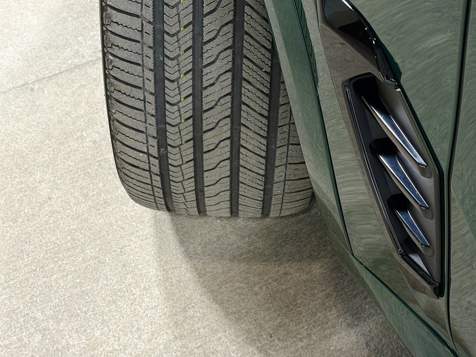 Used 2024 British Racing Green BMW M60i image 42