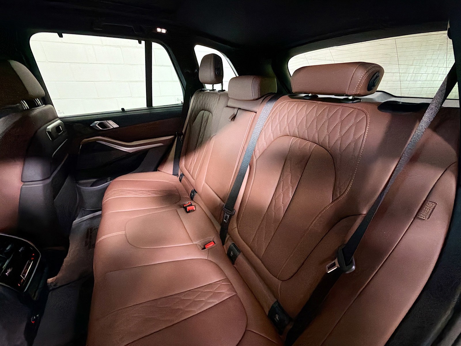 Used 2024 British Racing Green BMW M60i image 21