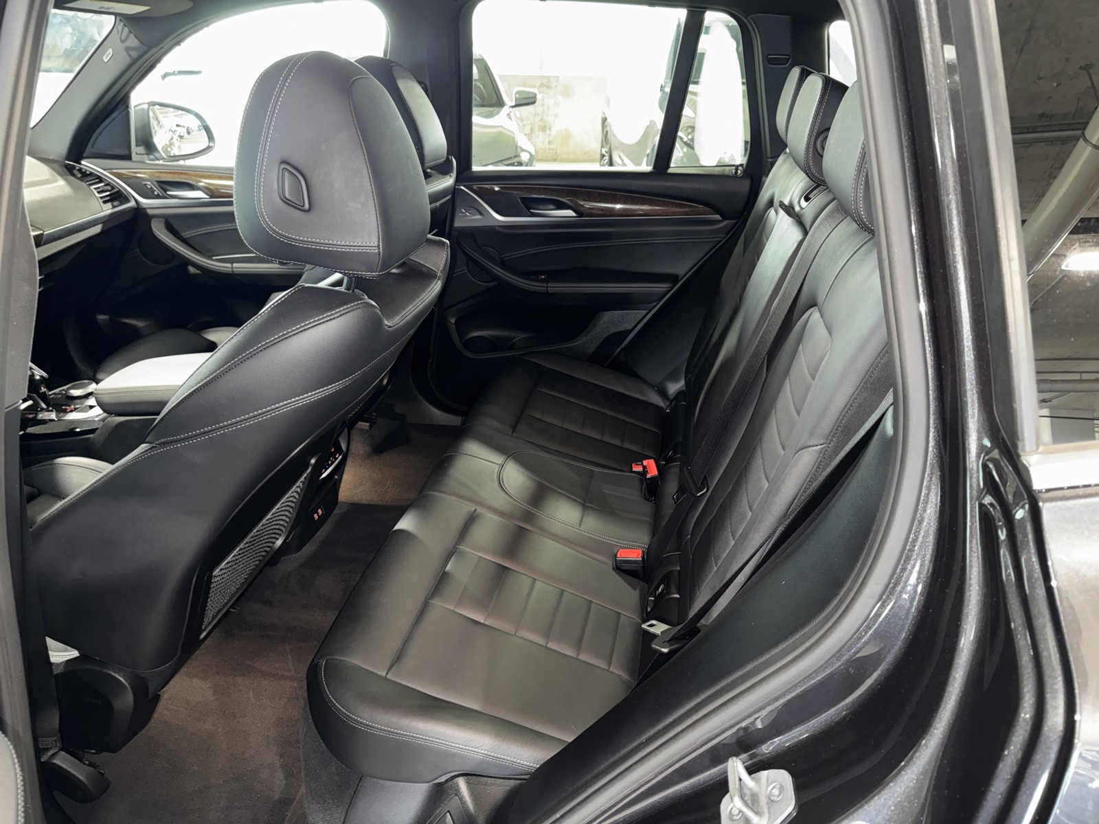 Used 2024 Gray BMW xDrive30i image 15