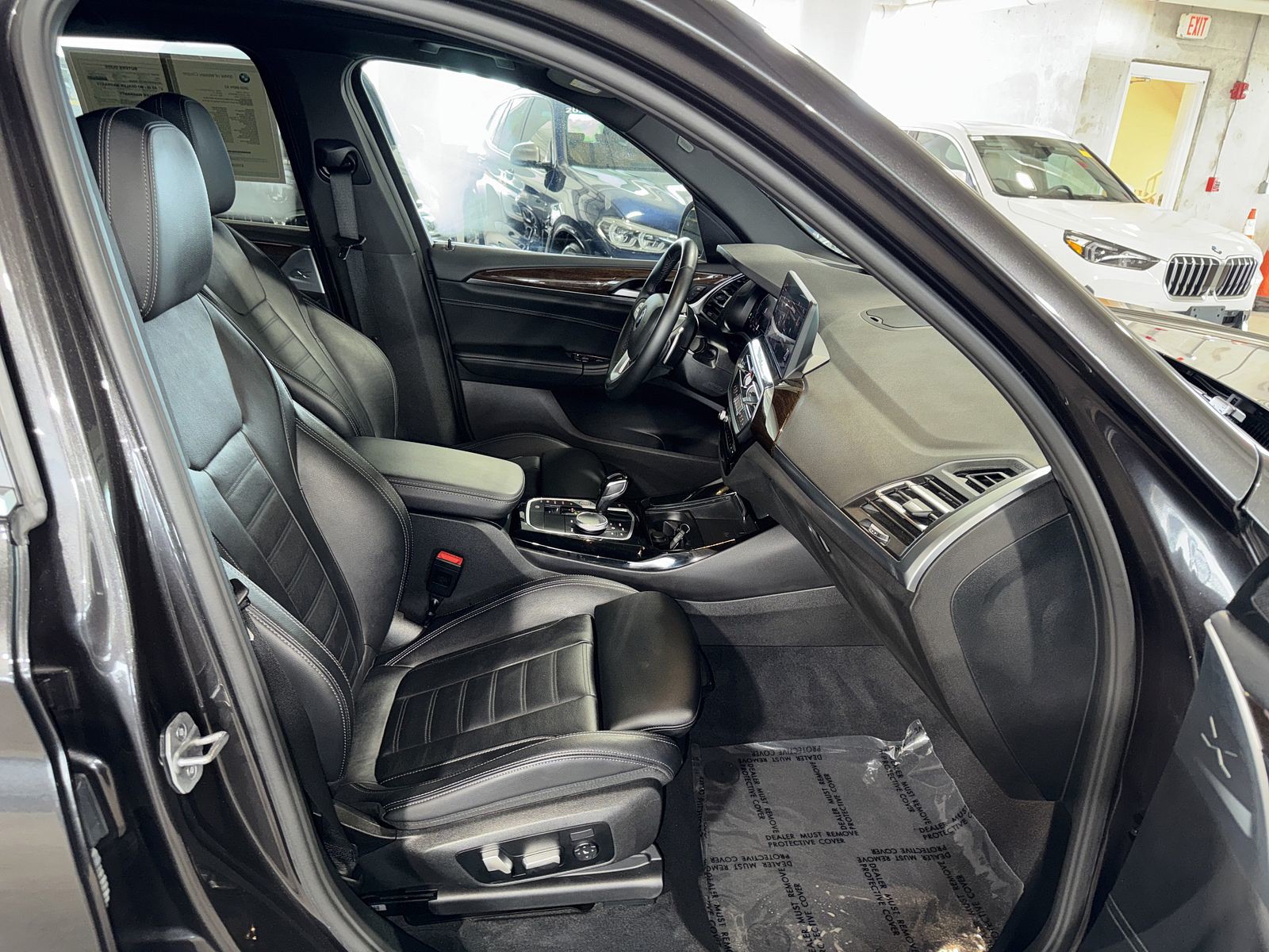 Used 2024 Gray BMW xDrive30i image 10