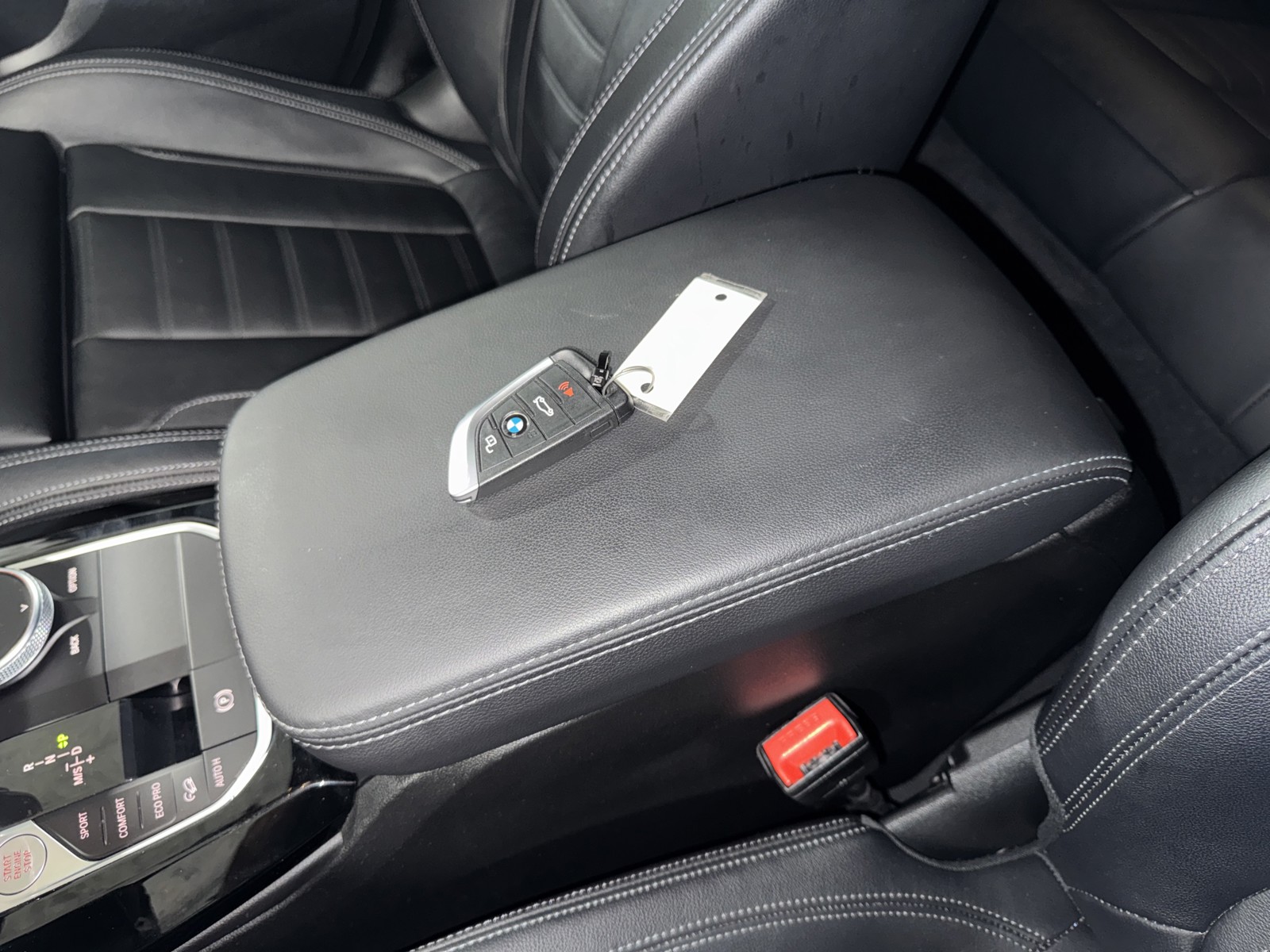 Used 2024 Gray BMW xDrive30i image 29