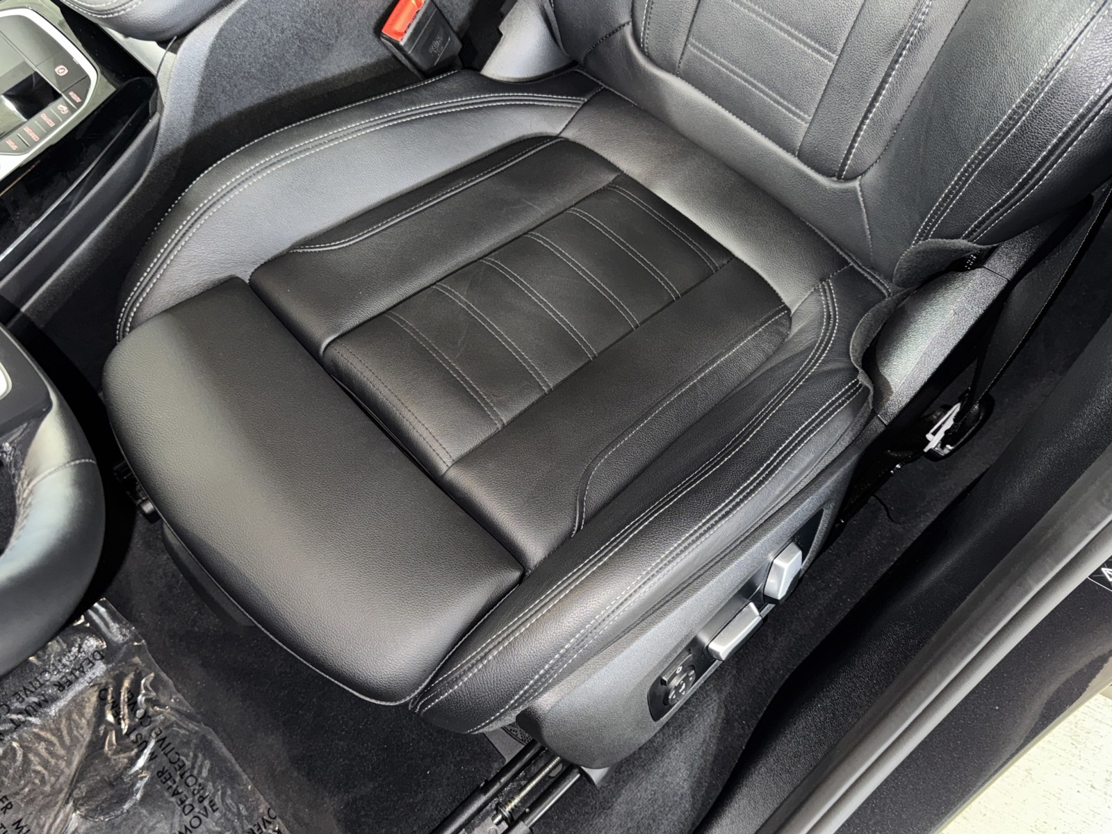 Used 2024 Gray BMW xDrive30i image 34