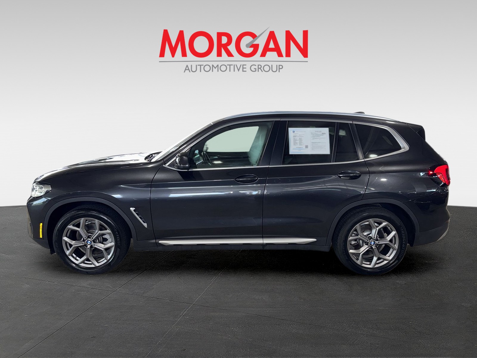 Used 2024 Gray BMW xDrive30i image 5