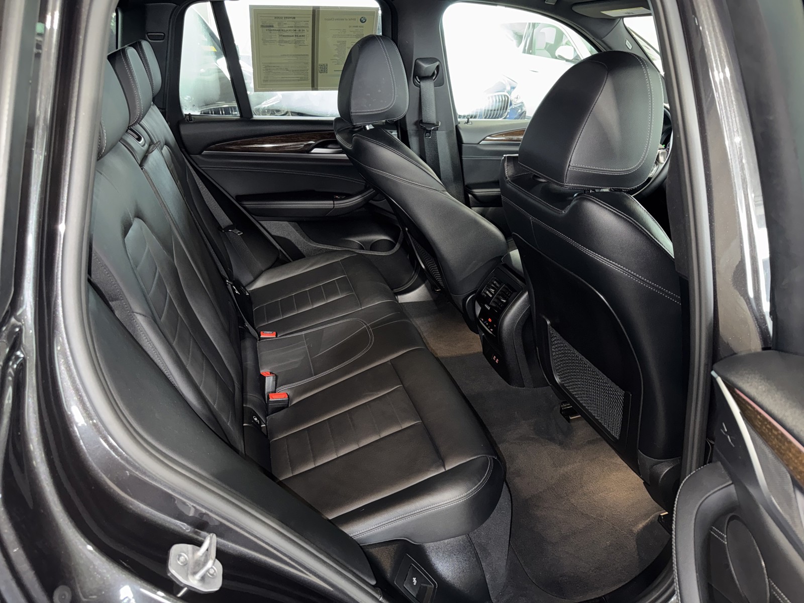 Used 2024 Gray BMW xDrive30i image 12