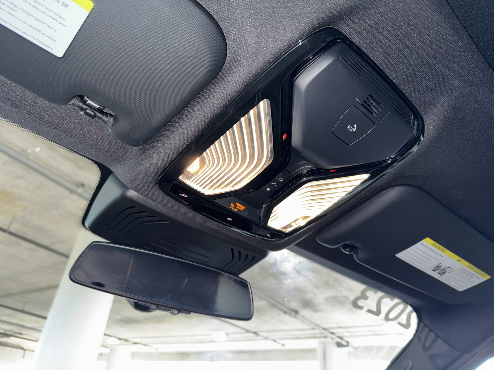 Used 2024 Gray BMW xDrive30i image 31