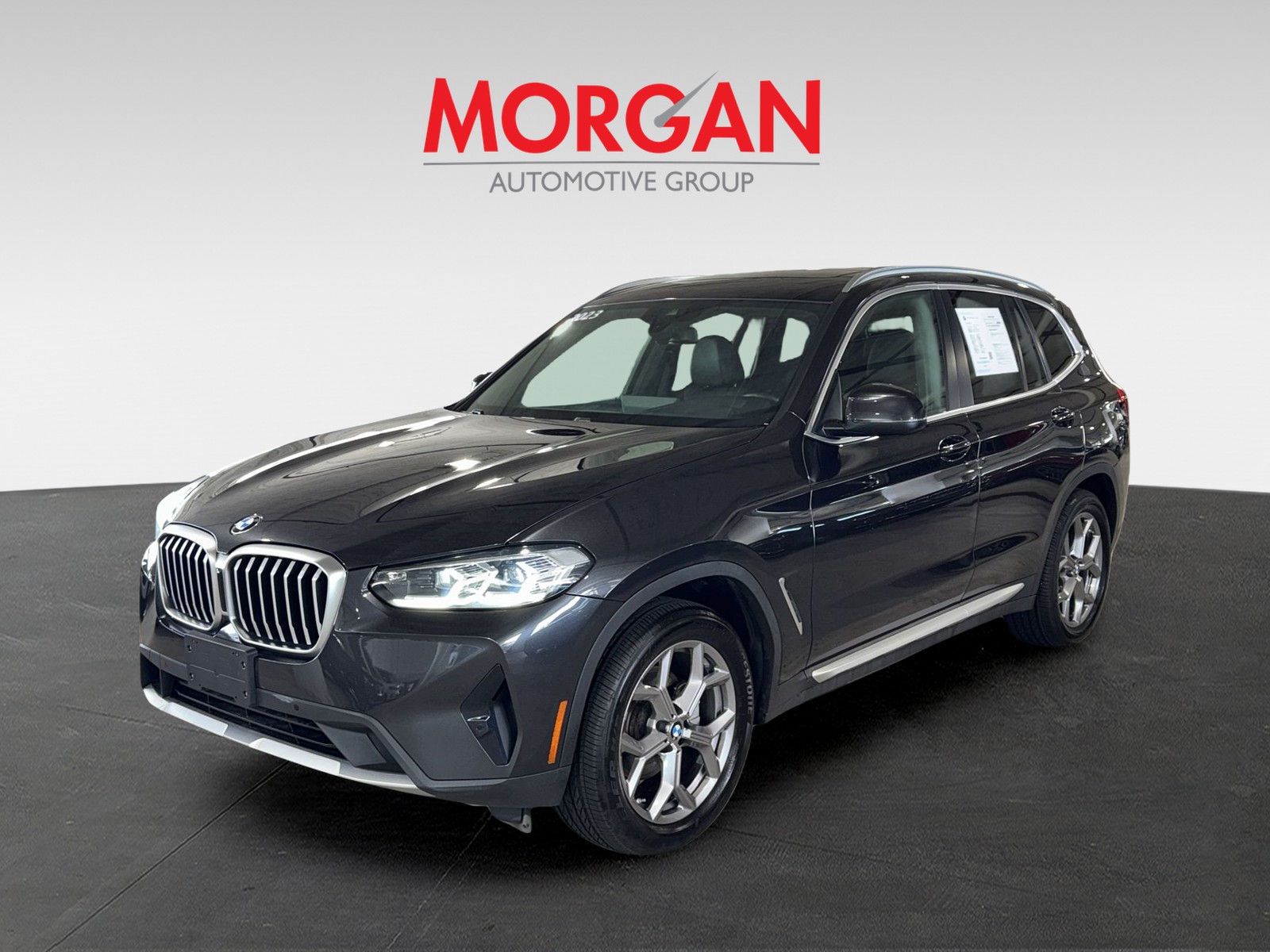 Used 2024 Gray BMW xDrive30i image 4