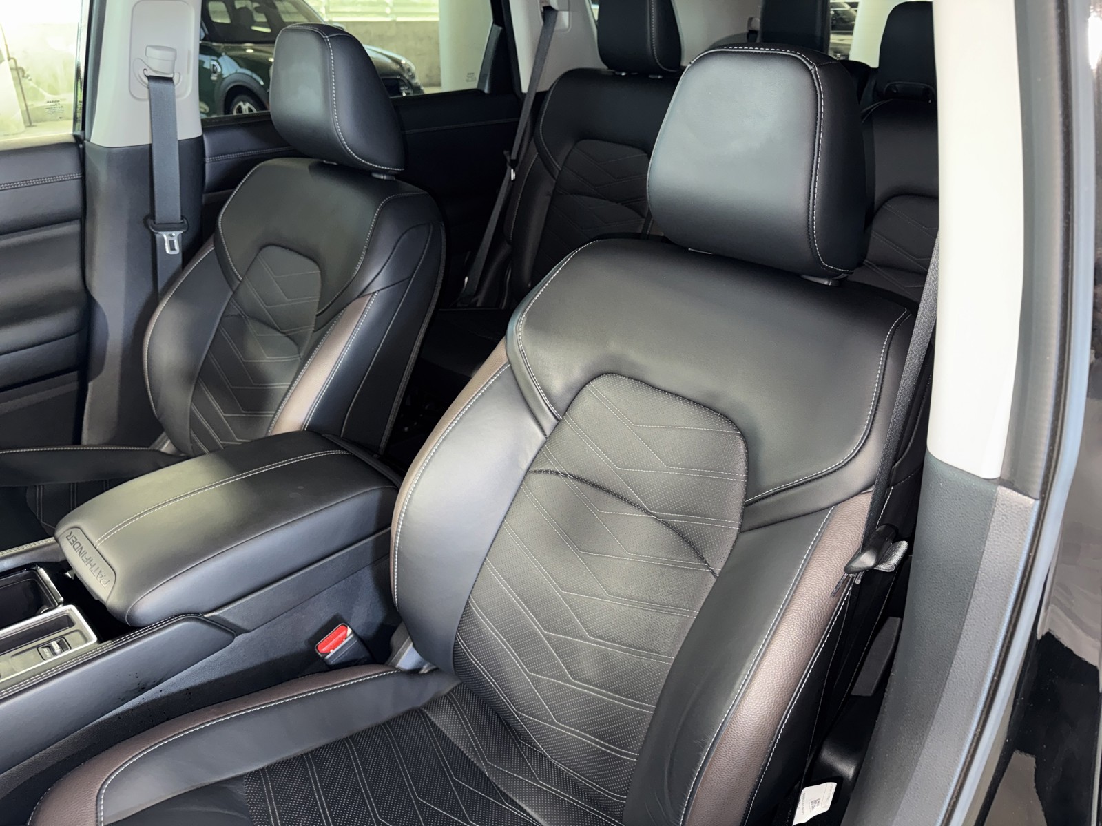 Used 2024 Black Nissan Platinum image 35
