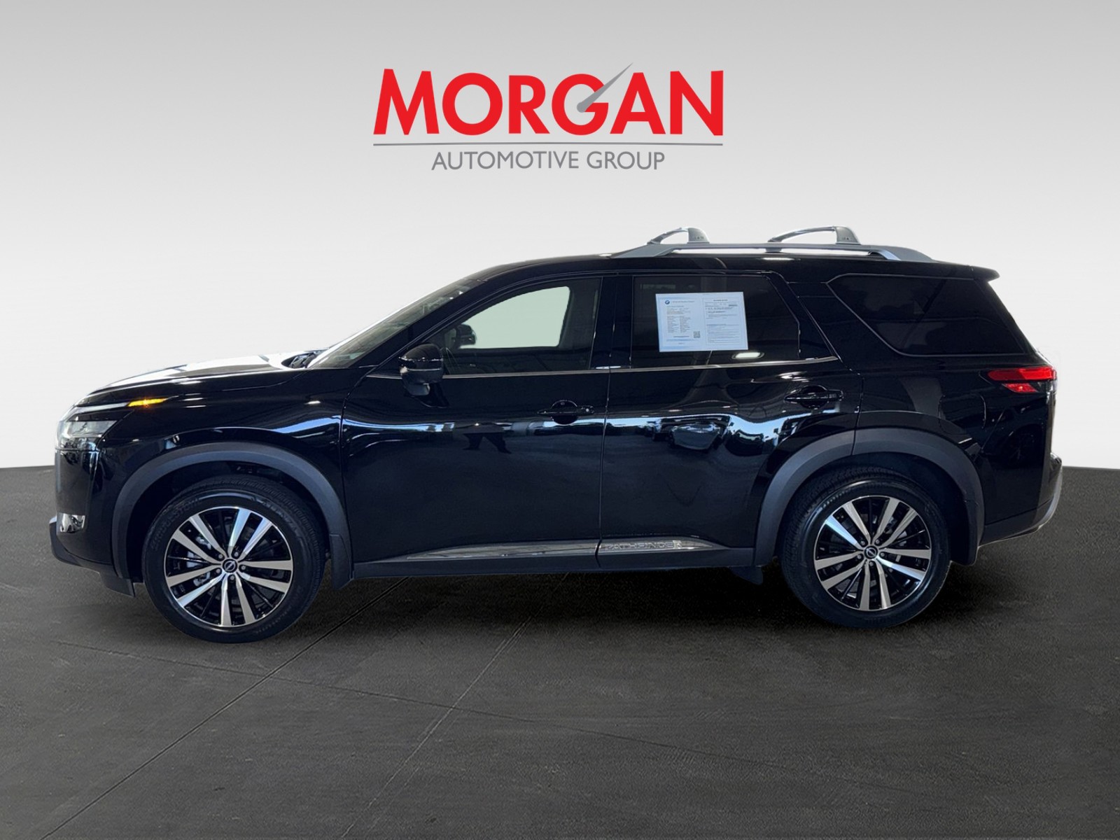 Used 2024 Black Nissan Platinum image 5