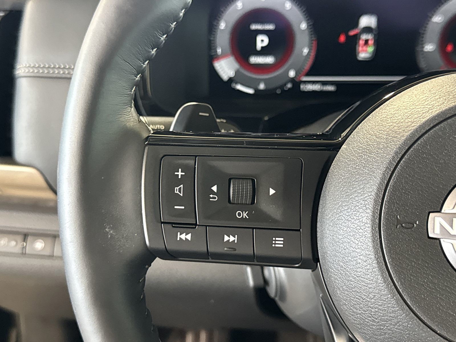Used 2024 Black Nissan Platinum image 8