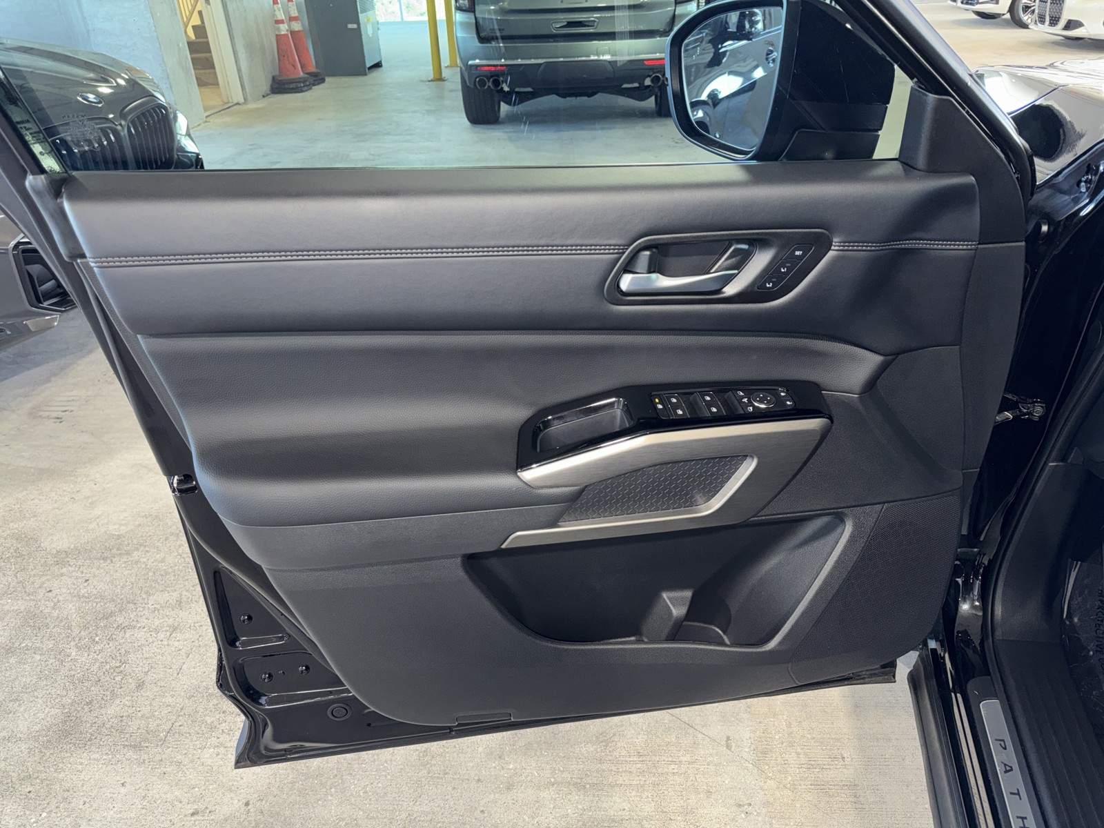 Used 2024 Black Nissan Platinum image 23