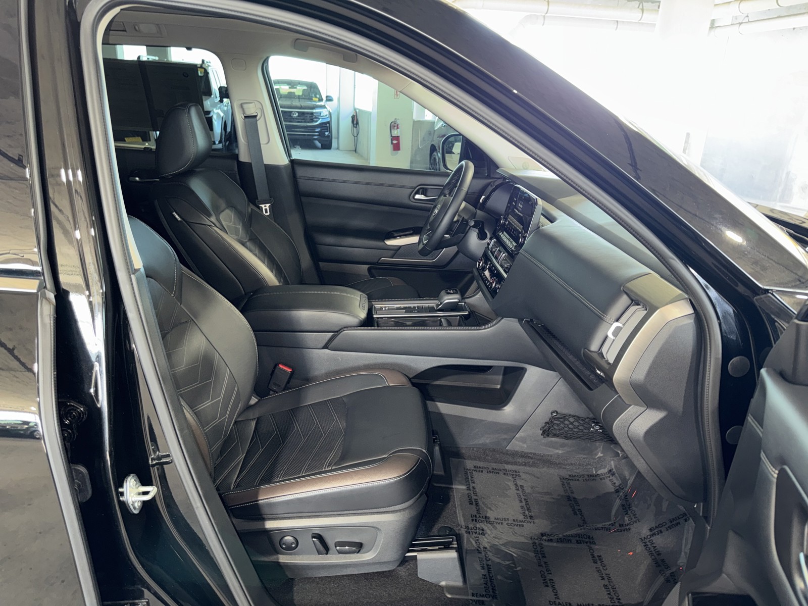 Used 2024 Black Nissan Platinum image 12