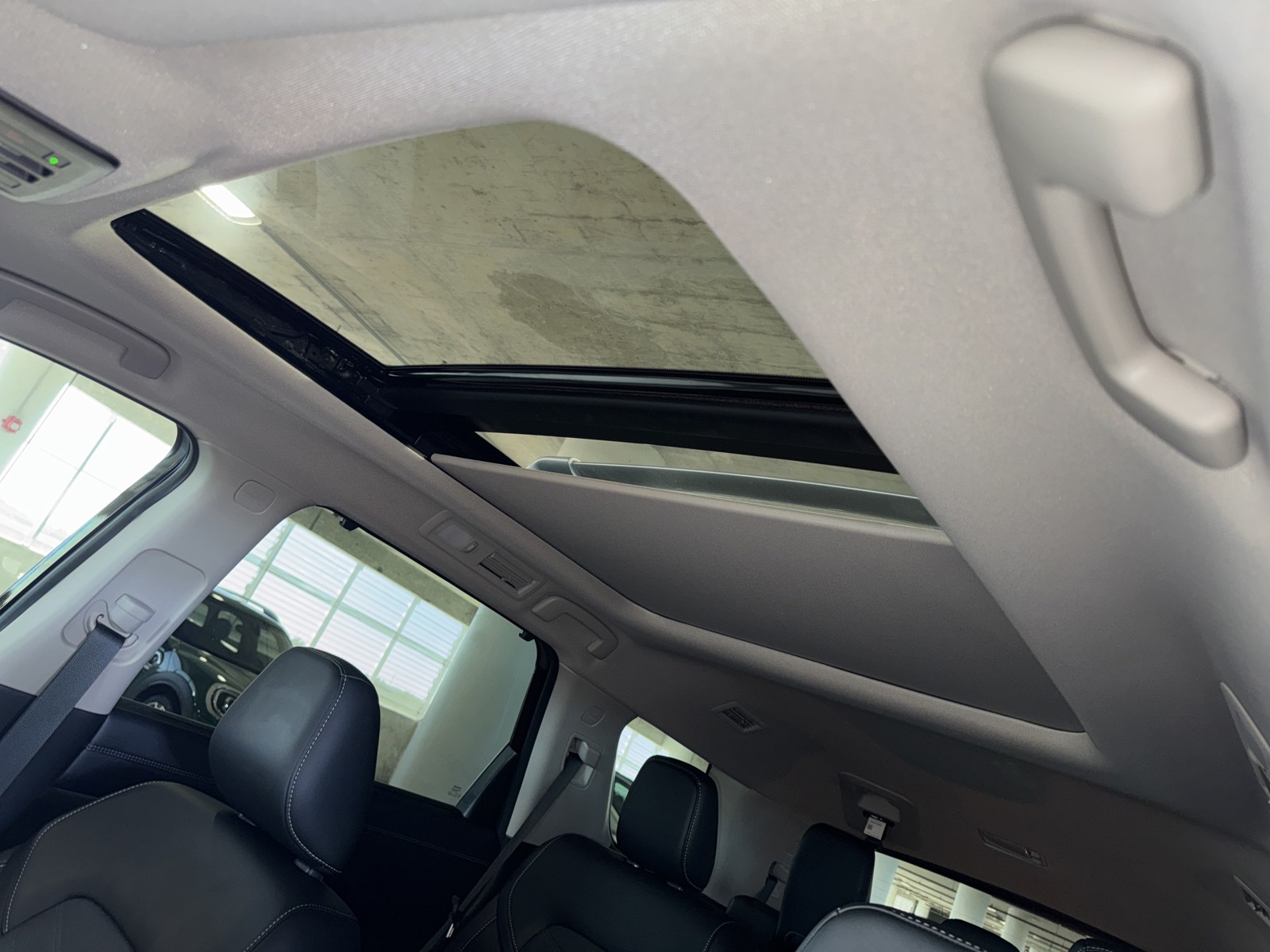 Used 2024 Black Nissan Platinum image 32