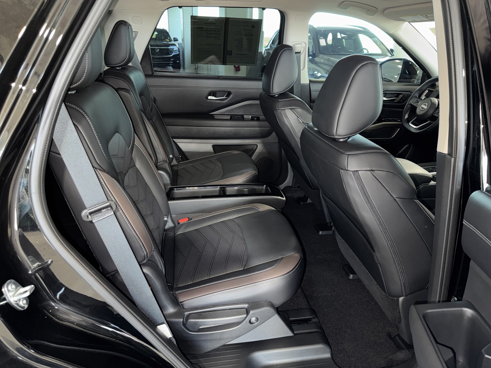 Used 2024 Black Nissan Platinum image 15