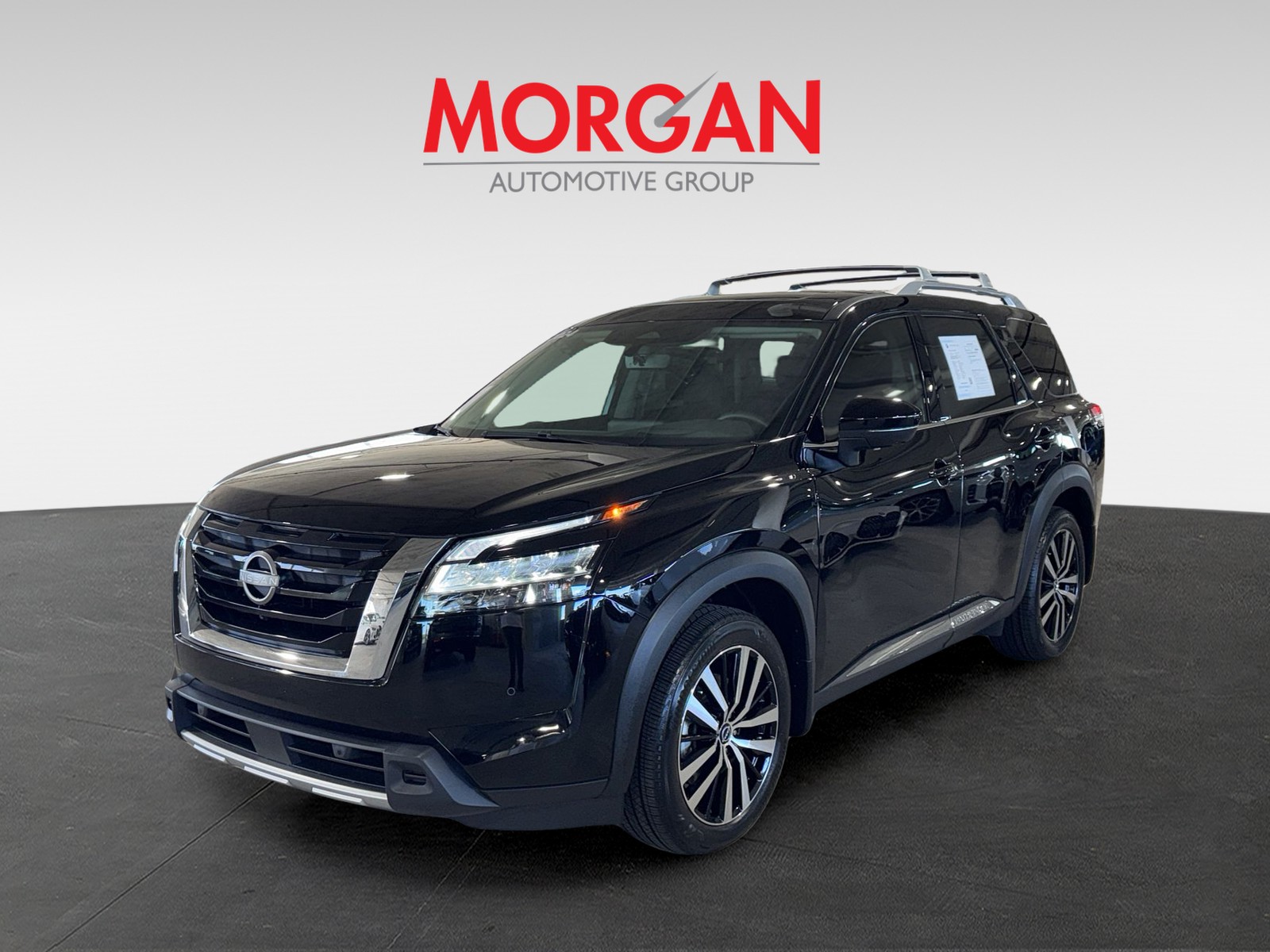 Used 2024 Black Nissan Platinum image 4