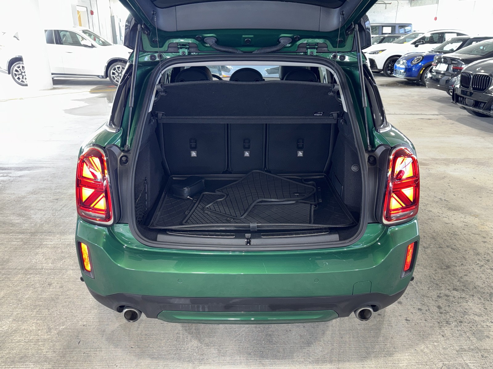 Certified Used 2024 Green MINI Signature image 18