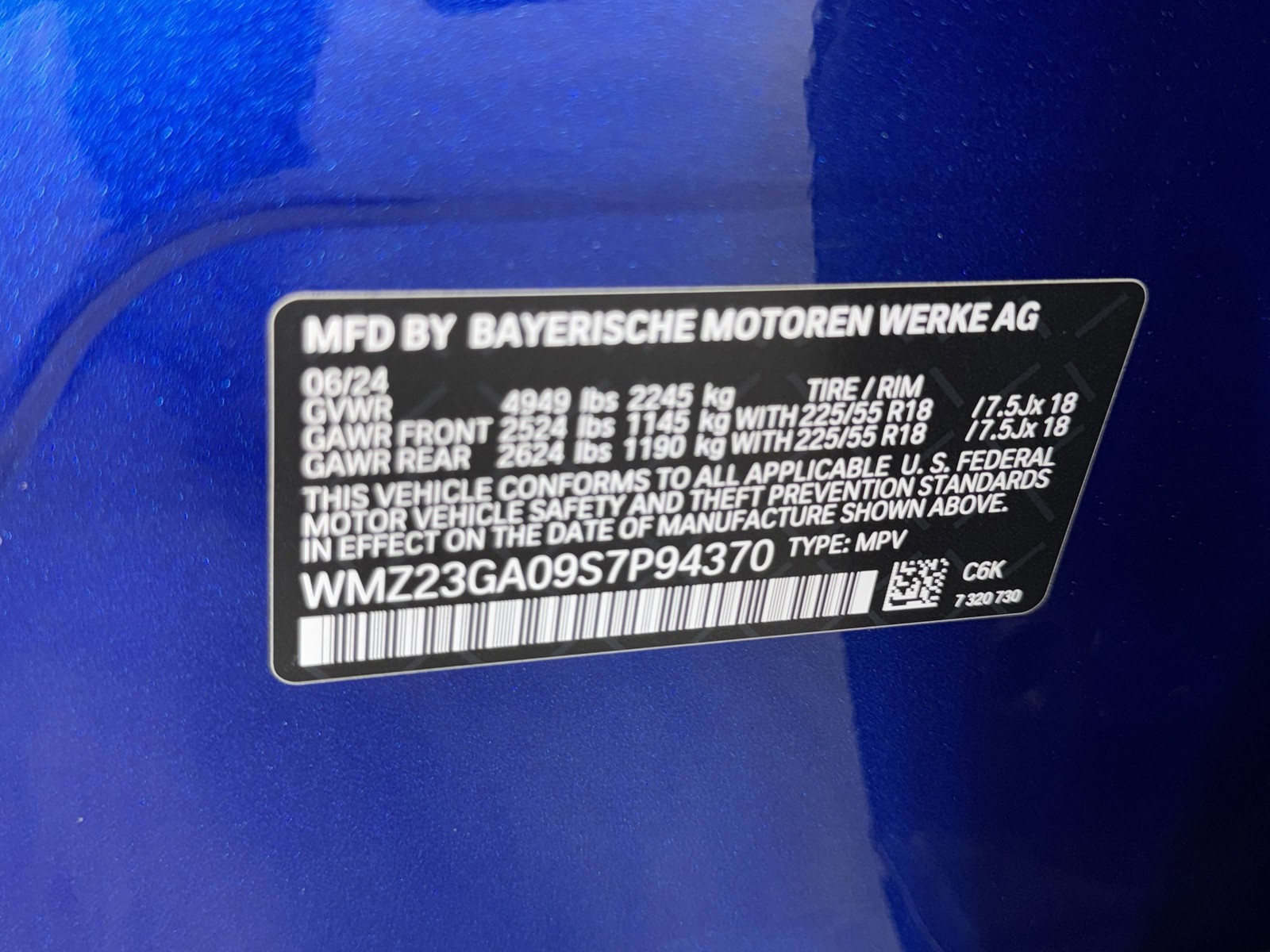 Certified Used 2025 Blue MINI Signature Plus image 37