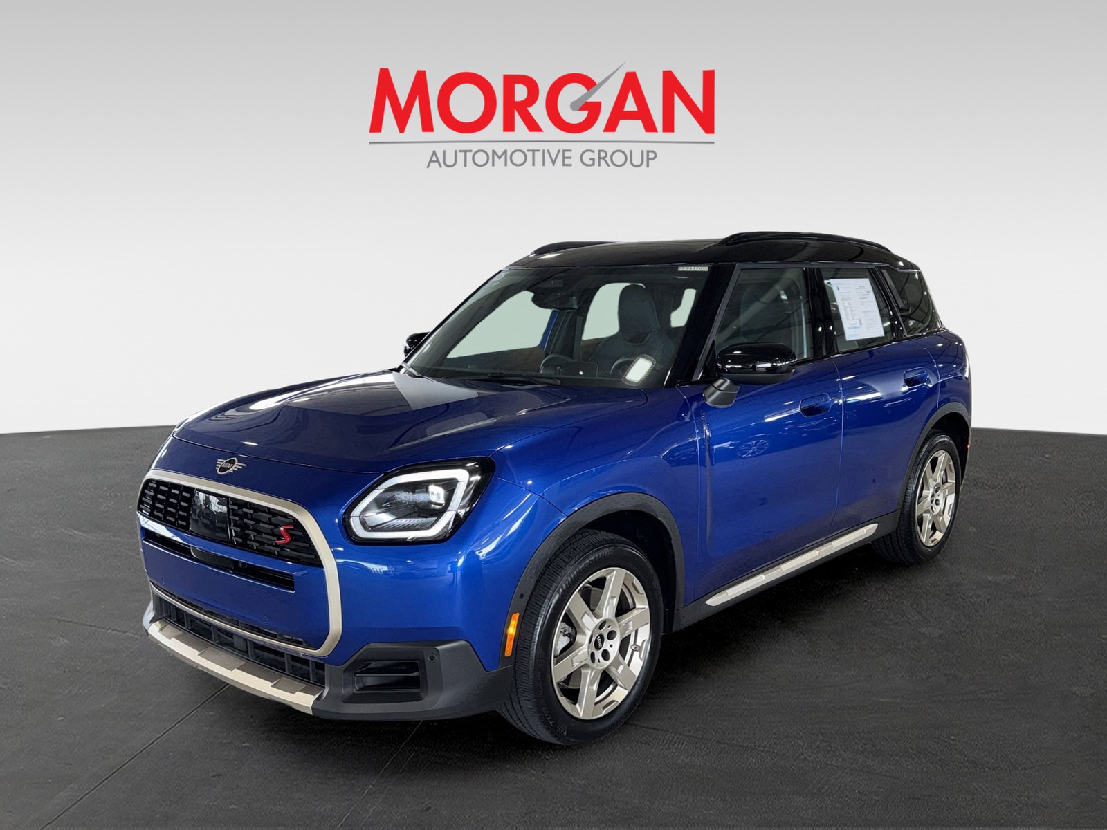 Certified Used 2025 Blue MINI Signature Plus image 4