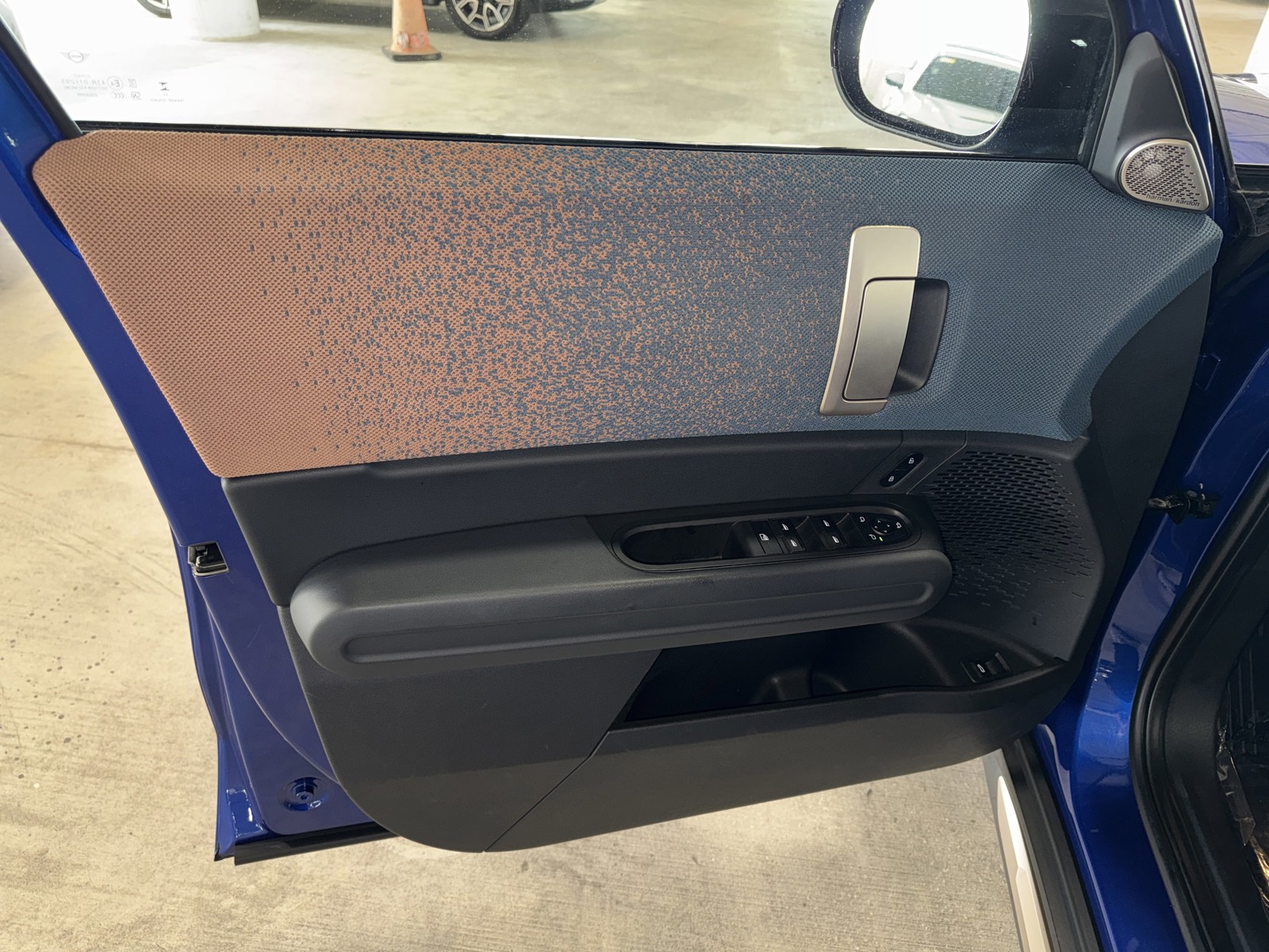Certified Used 2025 Blue MINI Signature Plus image 17