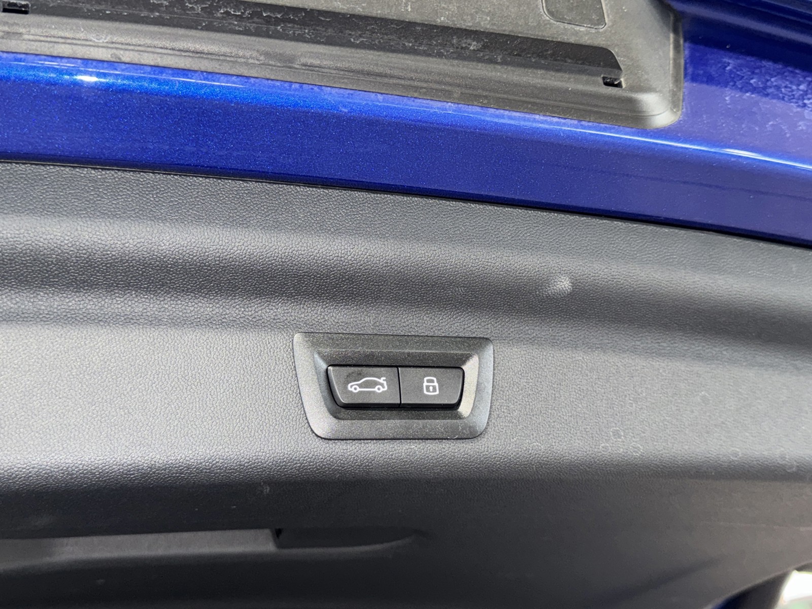 Certified Used 2025 Blue MINI Signature Plus image 14
