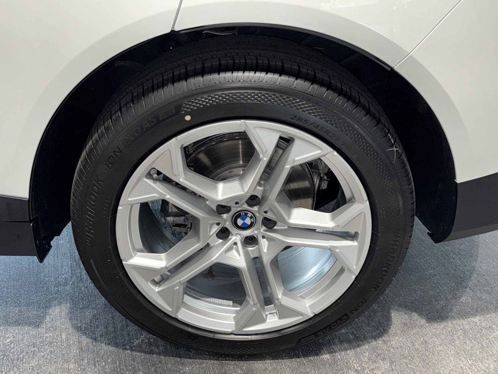 New 2027 White BMW  image 25