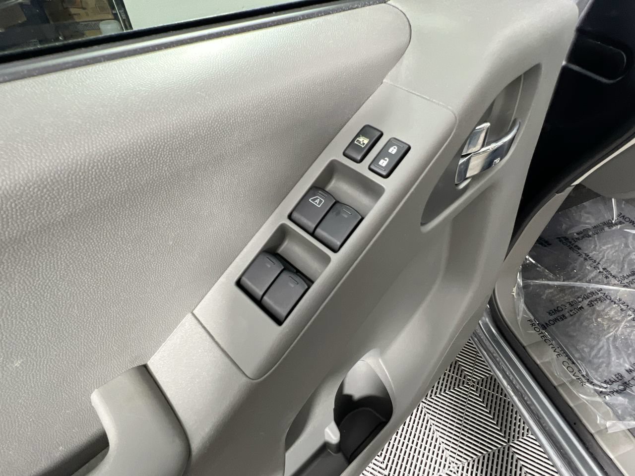 Used 2021 Gun Metallic Nissan SV image 13