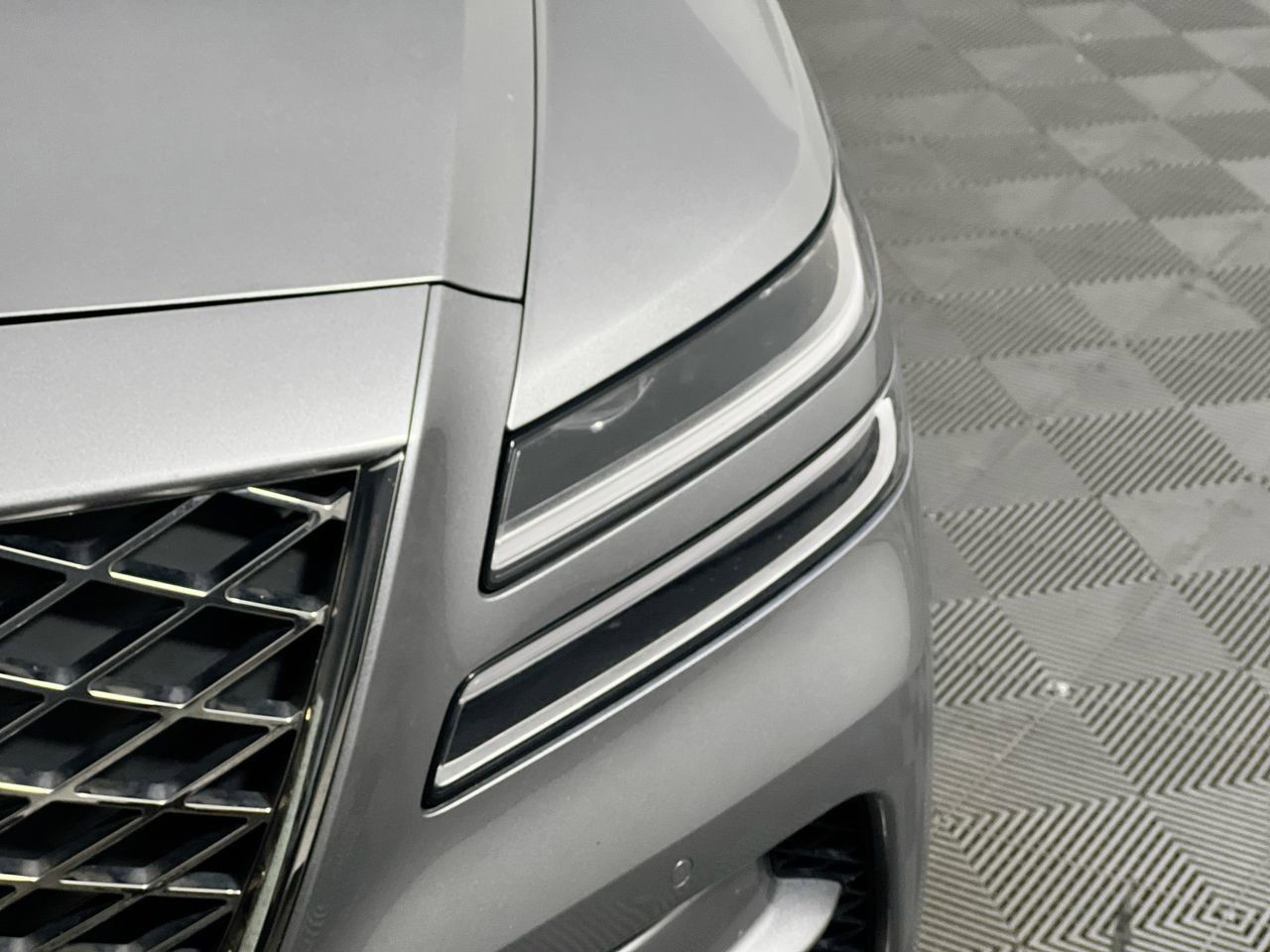 Used 2024 Savile Silver Genesis 2.5T image 9