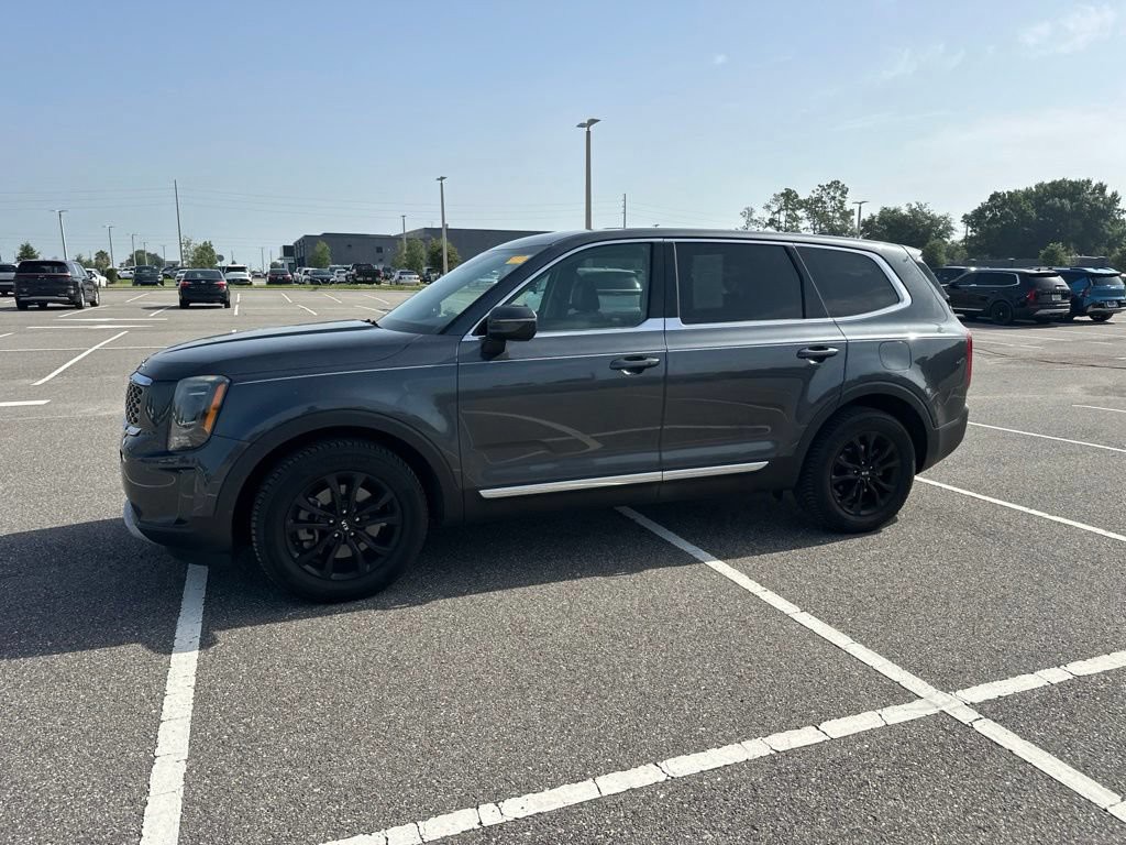 Used 2020 Gravity Grey Kia LX image 14