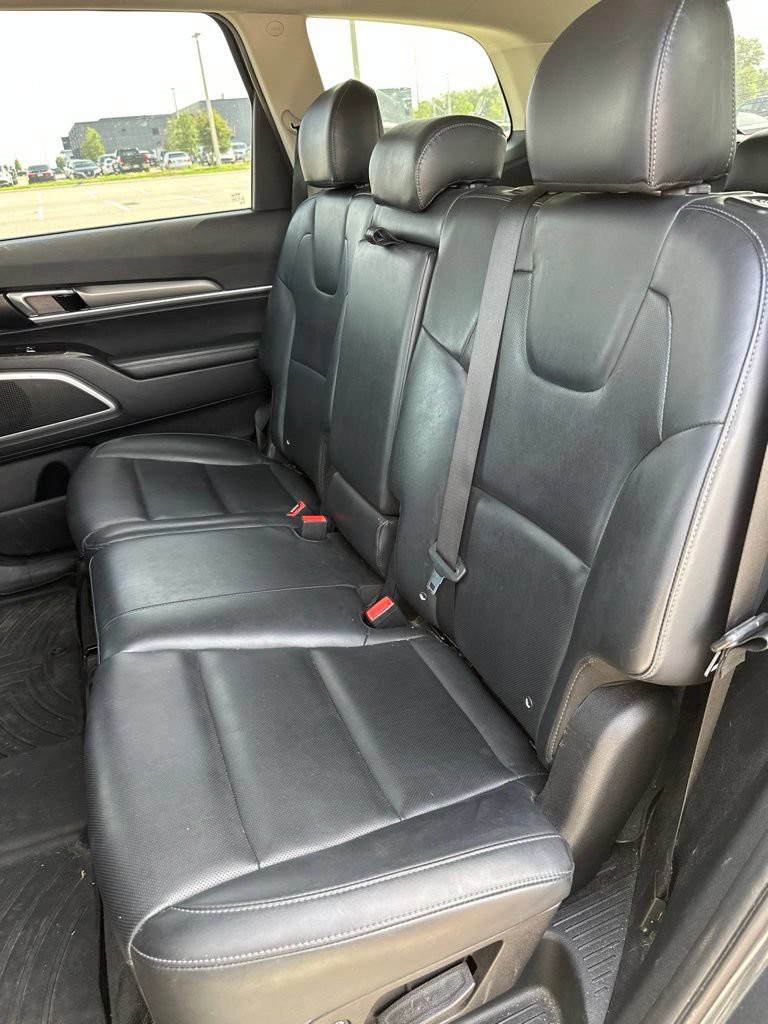 Used 2020 Gravity Grey Kia LX image 17
