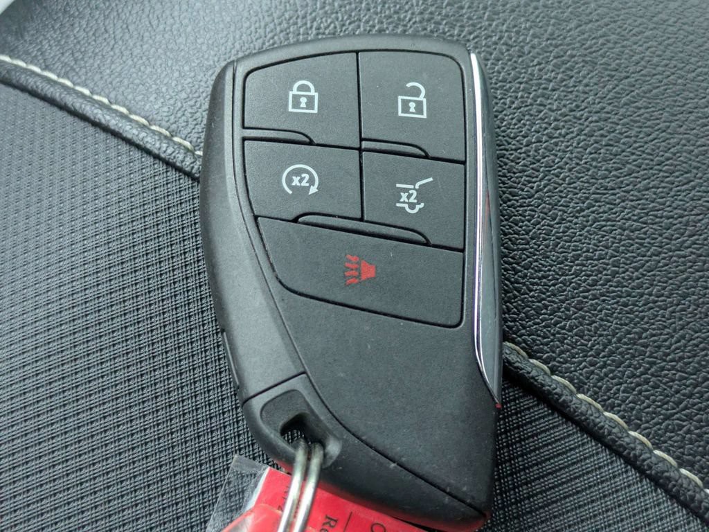 Used 2026 Mosaic Black Metallic Chevrolet FWD RS image 27