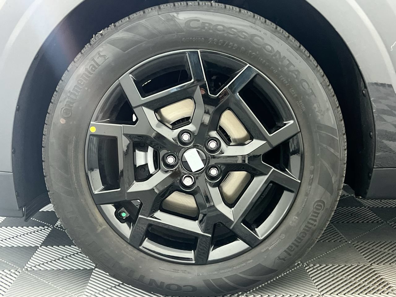 Certified Used 2025 Panthera Metal Kia SX Prestige image 13