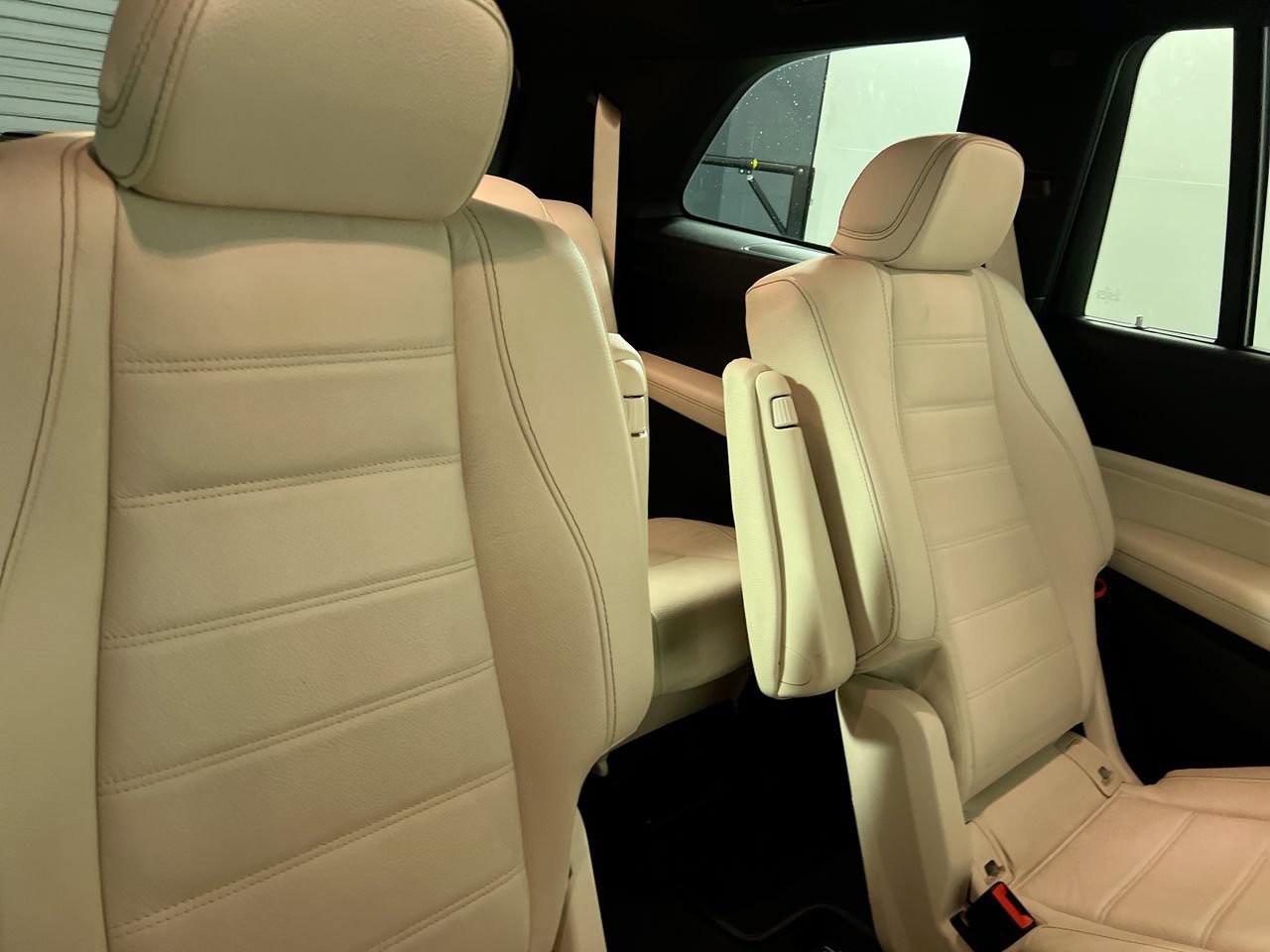 Used 2024 Polar White Mercedes-Benz GLS 450 image 31