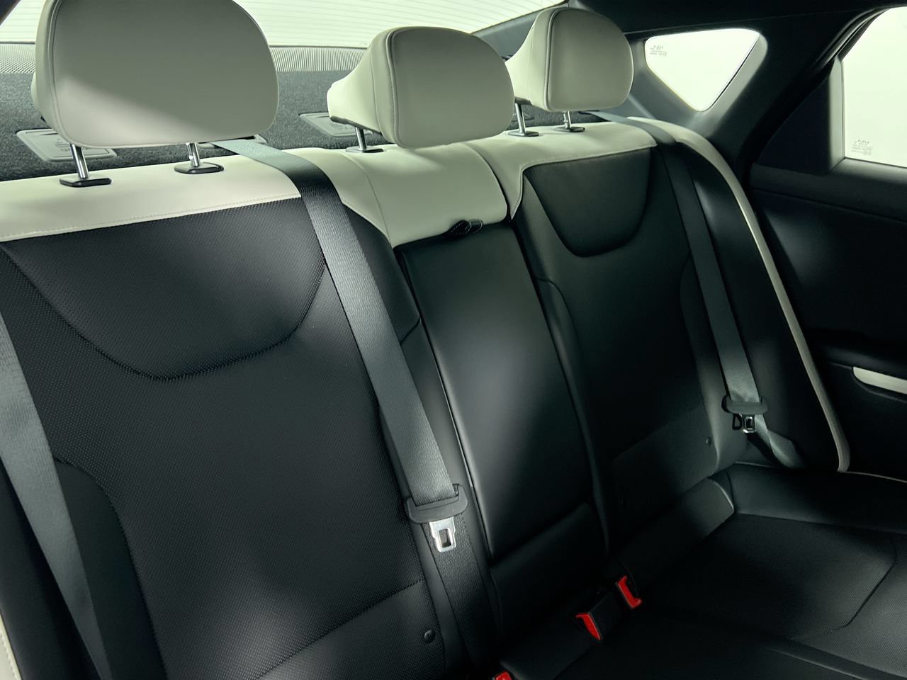 New 2026 Interstellar Gray Kia GT-Line image 30
