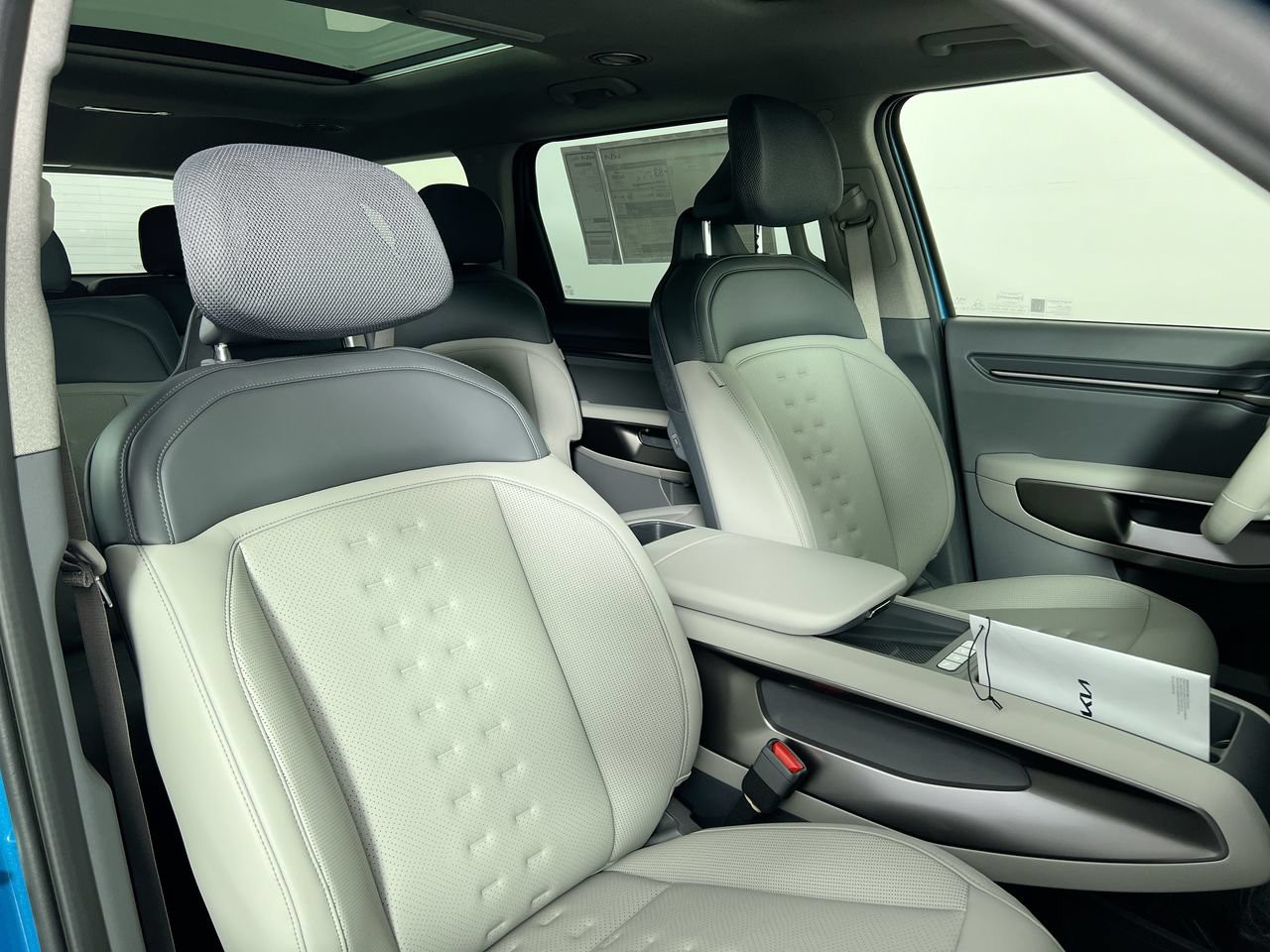 New 2026 Ocean Blue Kia Wind image 33