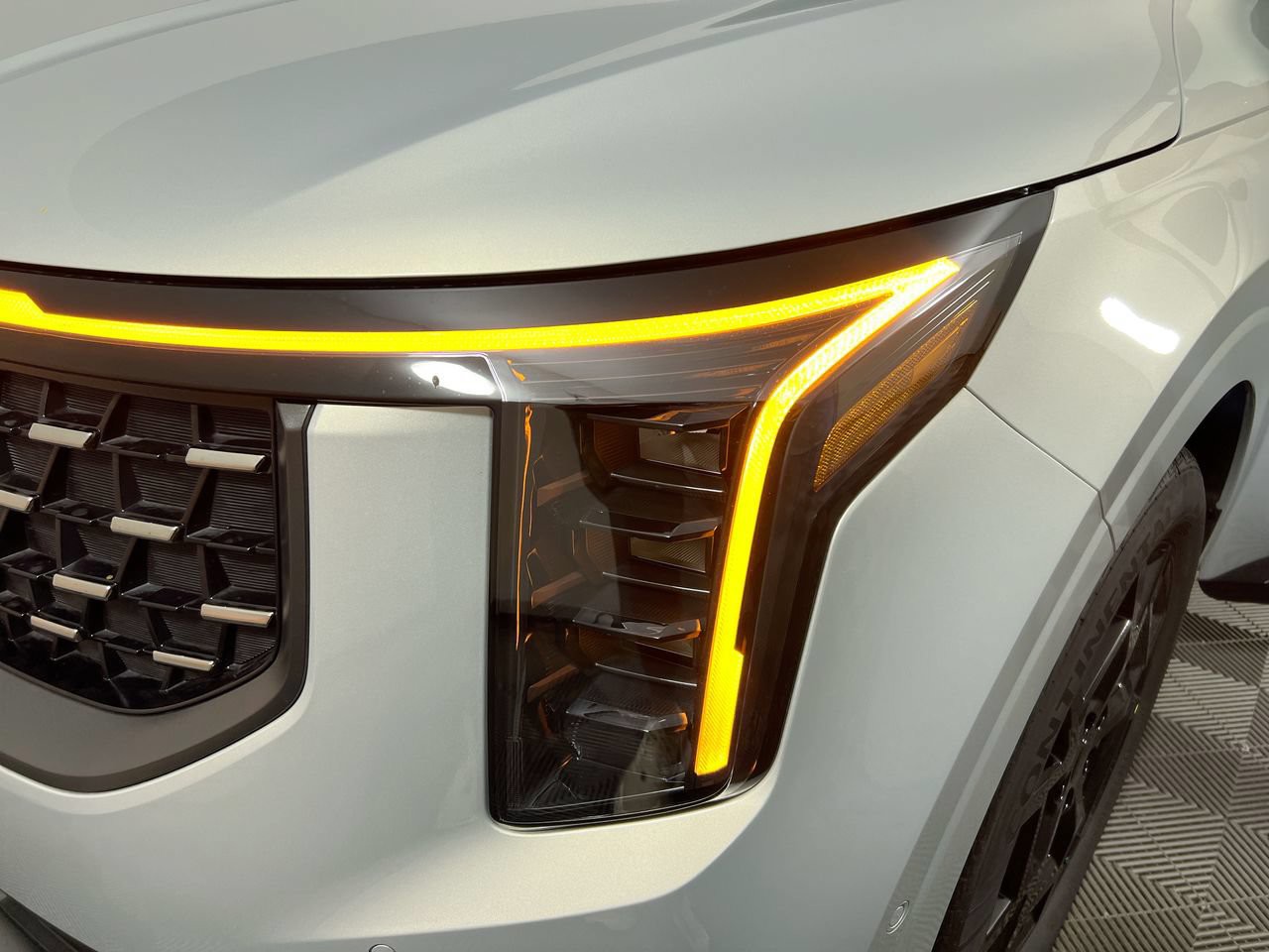 New 2027 Ivory Silver Kia SX image 11