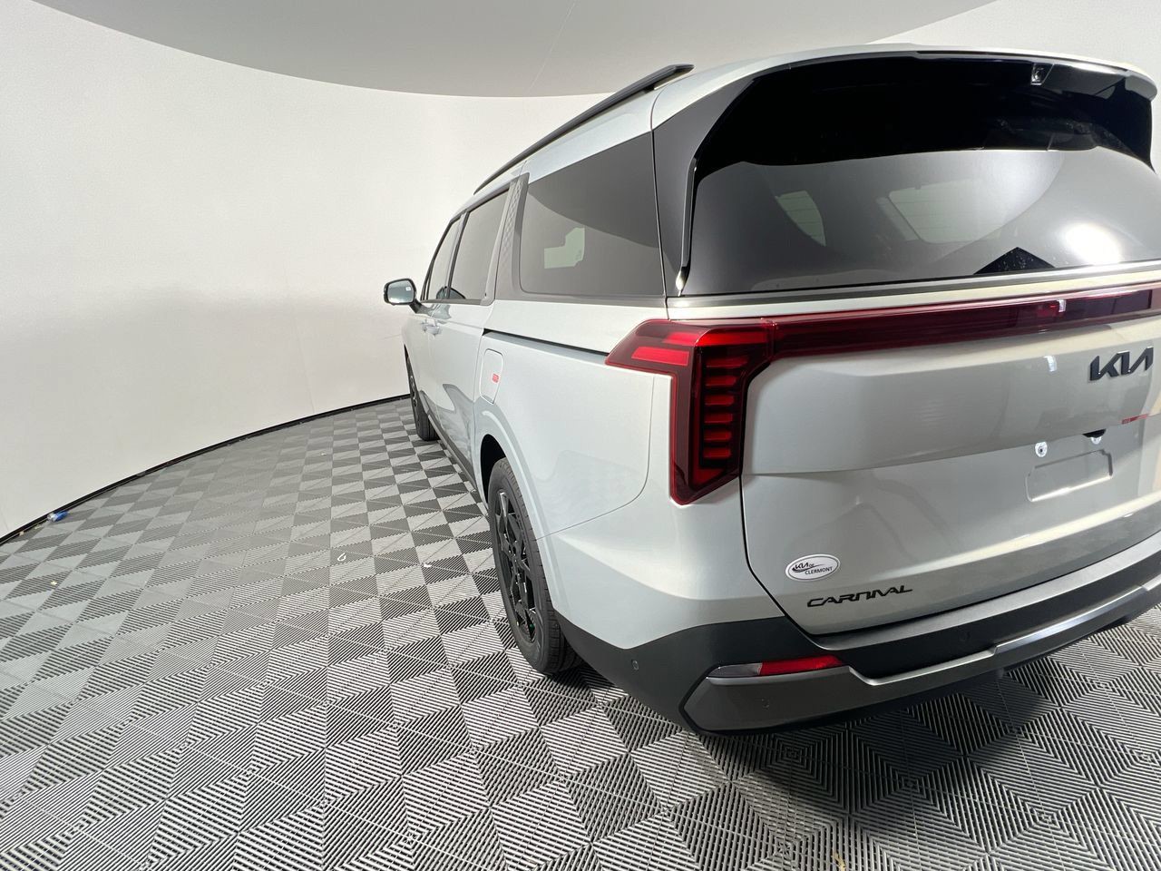 New 2027 Ivory Silver Kia SX image 7