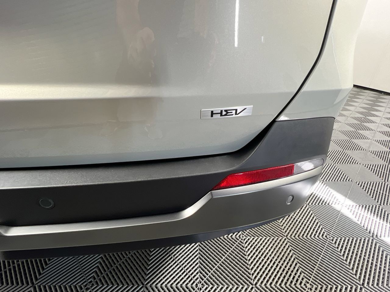 New 2027 Ivory Silver Kia SX image 6